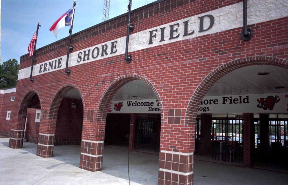 x.ERNIE SHORE FIELD.B0077/JPEG